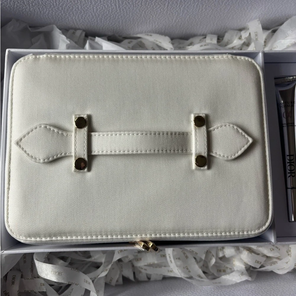 Dior Beauty Platinum gift- train case, head band, hand towel - Picture 6 of 13
